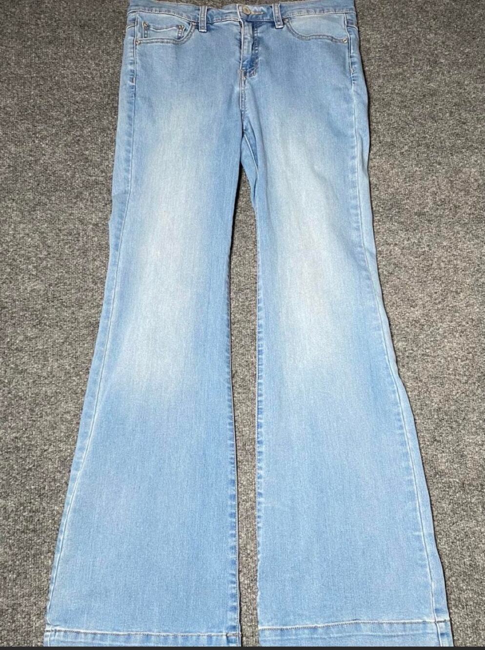 Free People Light Wash 70’s Style Flare Jeans Size 30